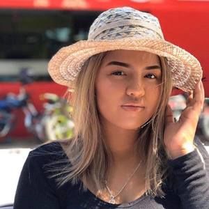 Meet your Posher, Marisol